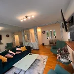 Spacious 2 Bedroom Family Authentic 15