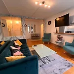 Spacious 2 Bedroom Family Authentic 15 דירה פריז