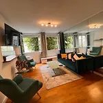 Spacious 2 Bedroom Family Authentic 15 דירה *