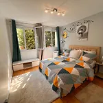 Spacious 2 Bedroom Family Authentic 15 דירה *
