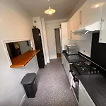 Spacious 2 Bedroom Family Authentic 15 דירה פריז