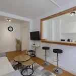 Spacious 2 Bedroom Family Authentic 15 דירה *