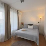 Spacious 2 Bedroom Family Authentic 15 דירה *