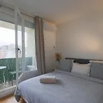 Spacious 2 Bedroom Family Authentic 15 דירה פריז