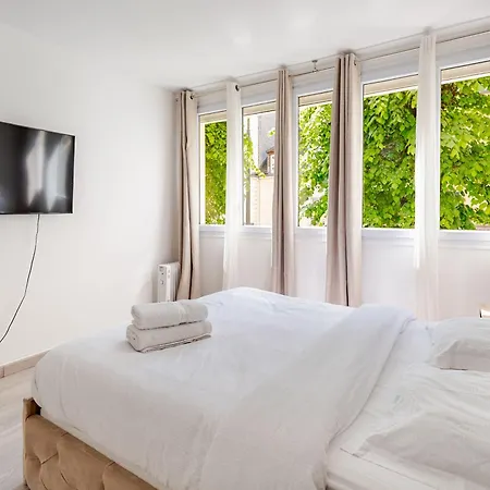 Spacious 2 Bedroom Family Authentic 15 * パリ