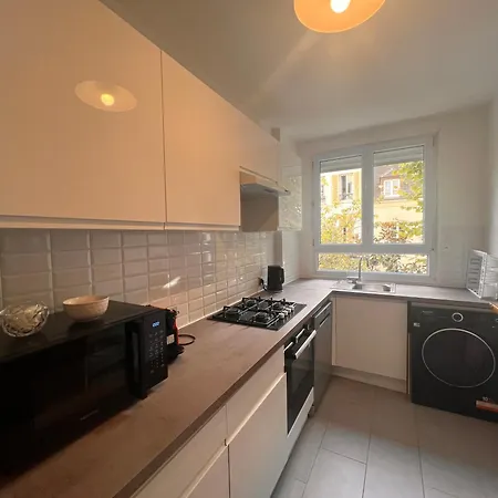 Spacious 2 Bedroom Family Authentic 15 Paris