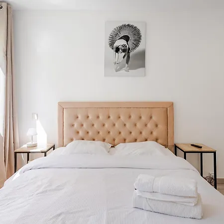 Spacious 2 Bedroom Family Authentic 15 Paris